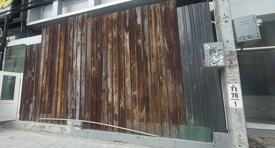 For sale retail Space in Watthana, Bangkok