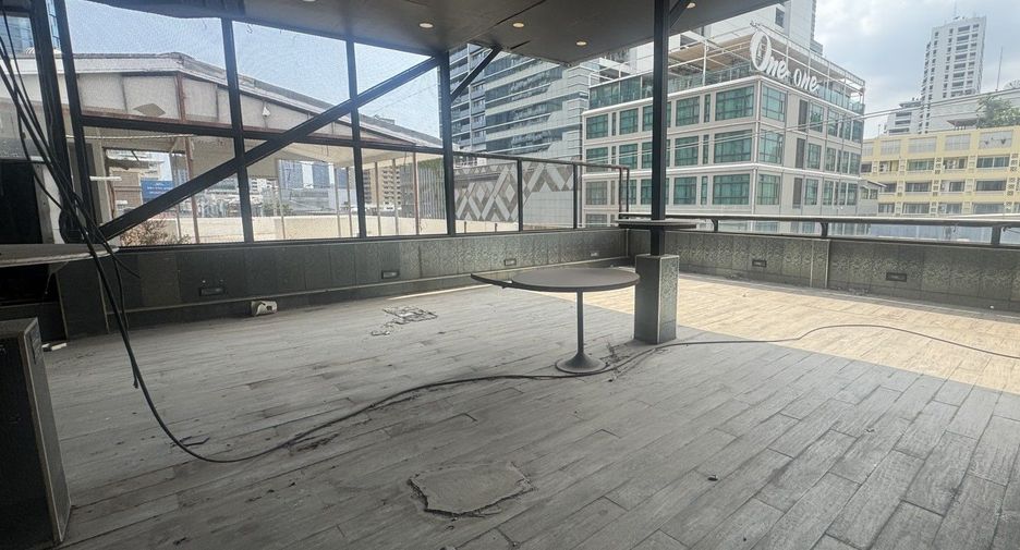 For sale retail Space in Watthana, Bangkok