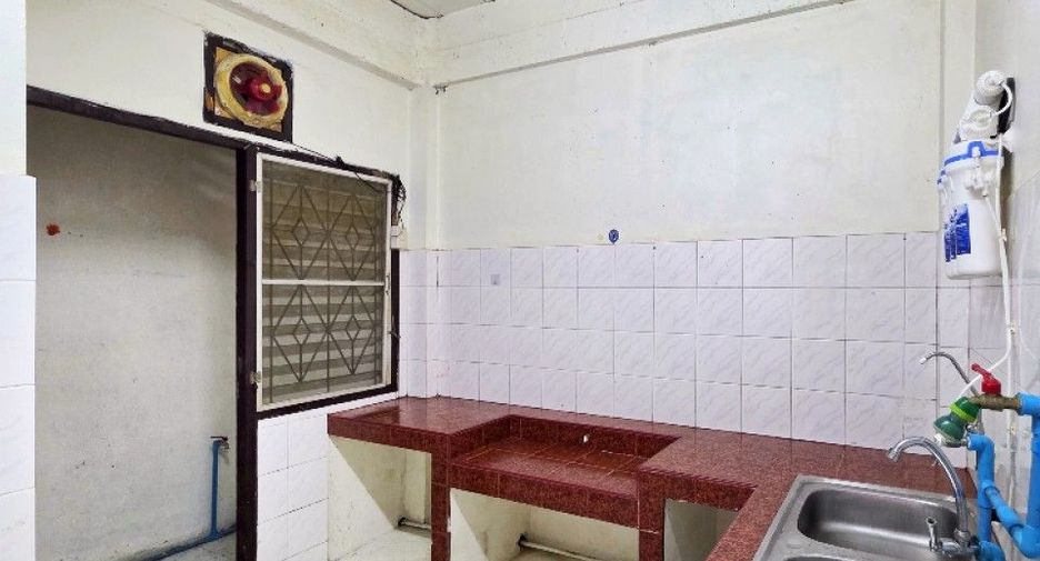 Casa adosada en venta de 2 habitaciones en Mueang Samut Prakan, Samut Prakan