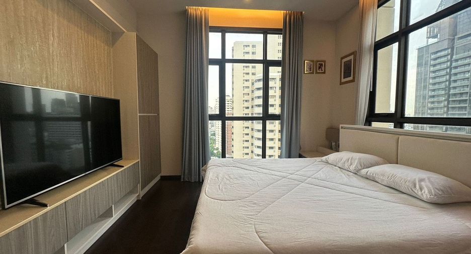 For rent 2 bedrooms condo in Khlong Toei, Bangkok