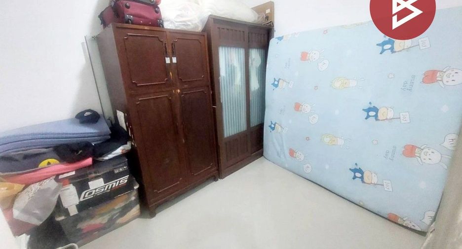 À vendre 3 chambres maison de ville à Khlong Sam Wa, Bangkok