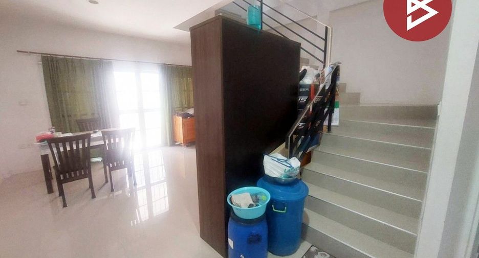 À vendre 3 chambres maison de ville à Khlong Sam Wa, Bangkok