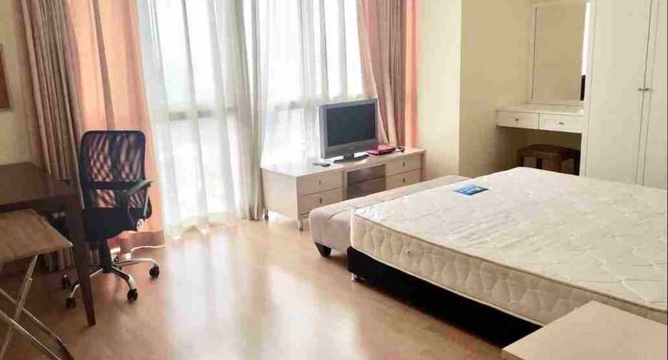 For rent 3 ベッドルーム condo in Khlong Toei, Bangkok