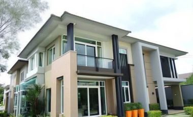 Casa en alquiler de 4 habitaciones en Bang Khen, Bangkok