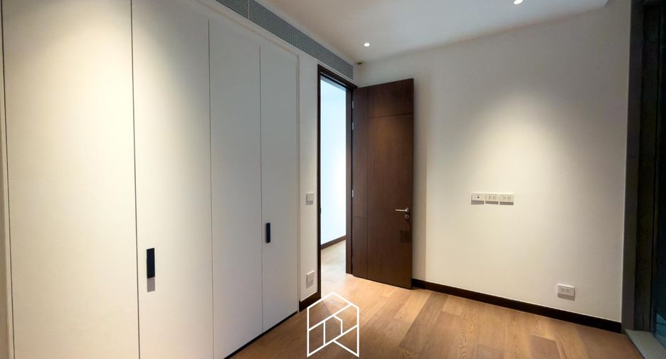 For sale 2 bedrooms condo in Bang Rak, Bangkok