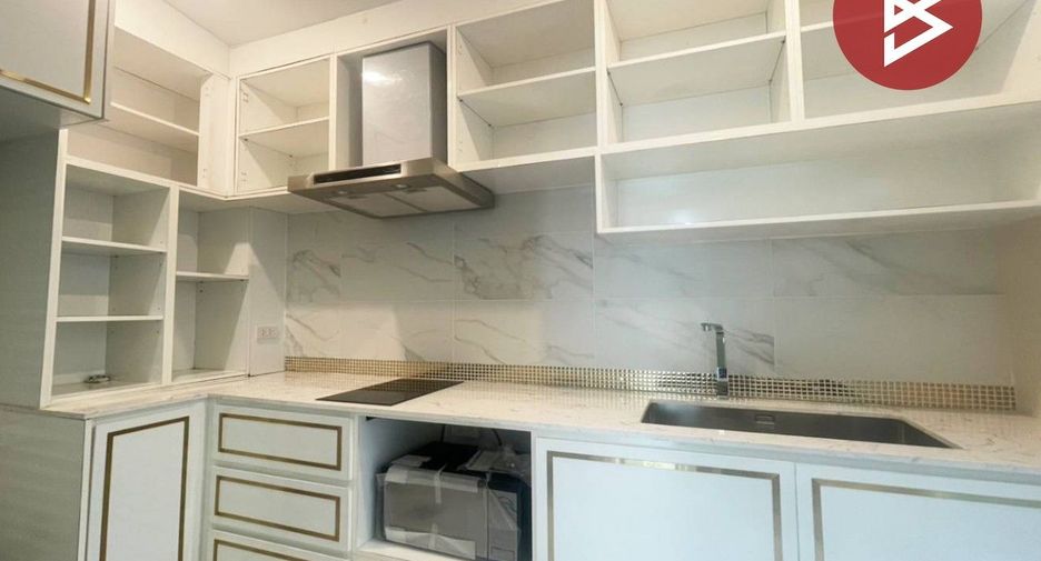 For sale 3 bedrooms townhouse in Prawet, Bangkok
