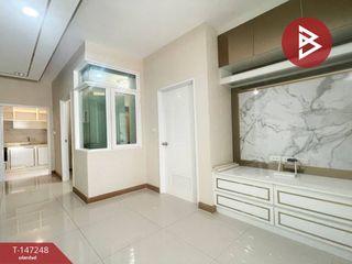 For sale 3 bedrooms townhouse in Prawet, Bangkok