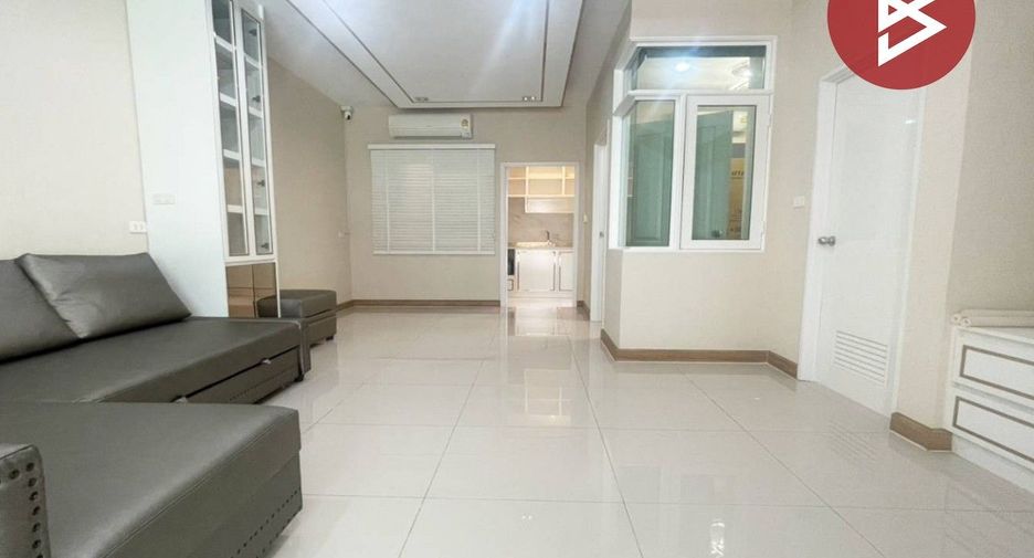 For sale 3 bedrooms townhouse in Prawet, Bangkok