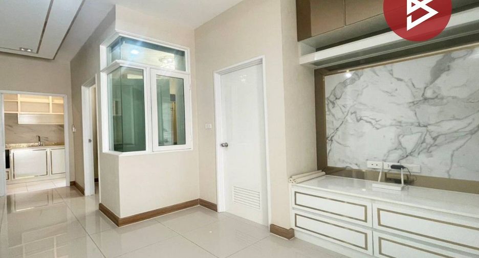 For sale 3 bedrooms townhouse in Prawet, Bangkok