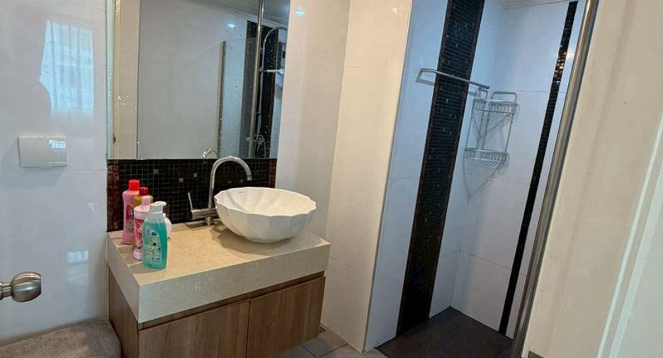 For sale 2 bedrooms condo in Jomtien, Pattaya