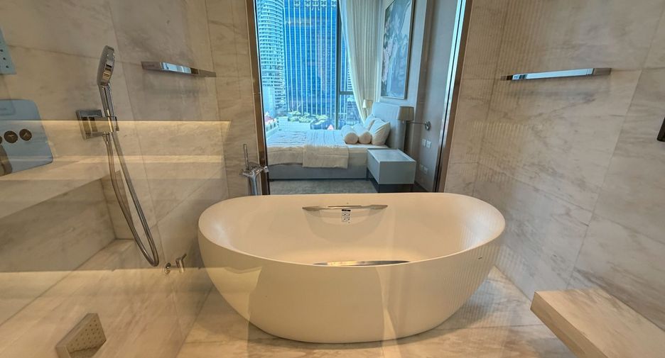 Wohnung zur Miete mit 2 Zimmer in Pathum Wan, Bangkok
