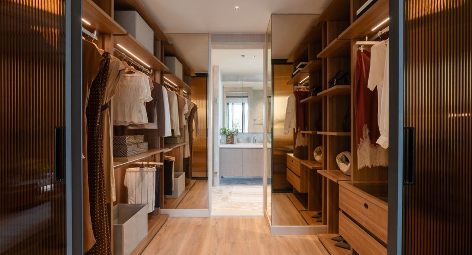 For sale 2 bedrooms condo in Khlong Toei, Bangkok