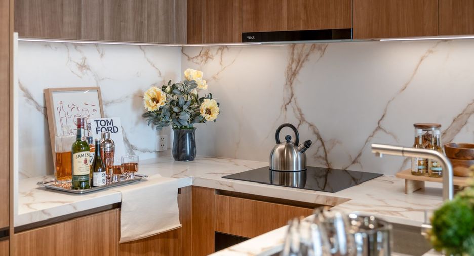 For sale 2 bedrooms condo in Khlong Toei, Bangkok