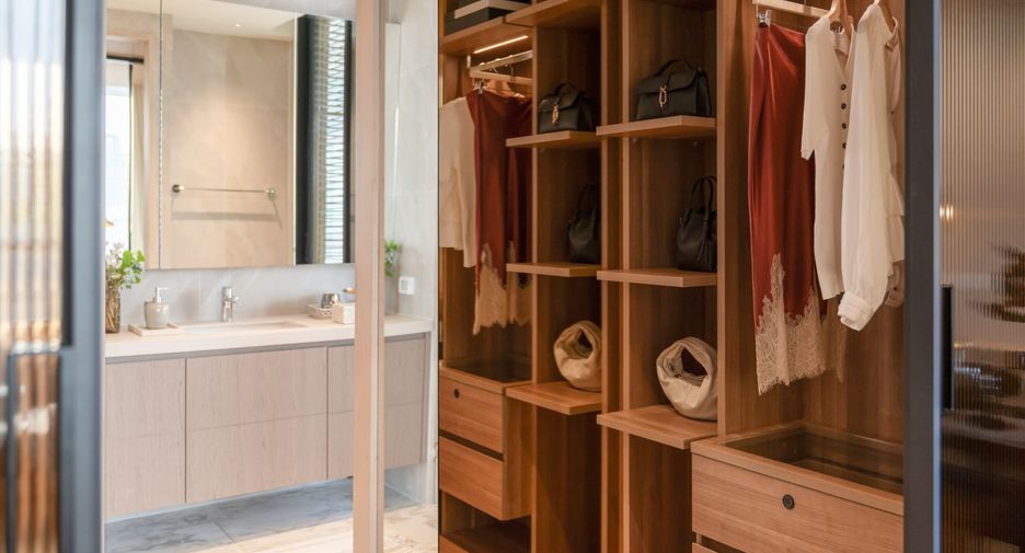 For sale 2 bedrooms condo in Khlong Toei, Bangkok