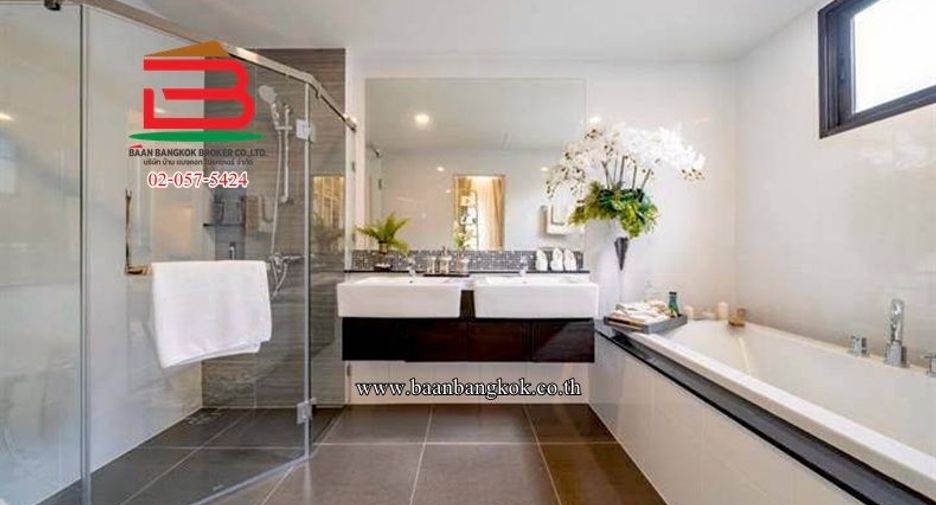 For rent そして for sale 4 ベッドルーム house in Wang Thonglang, Bangkok