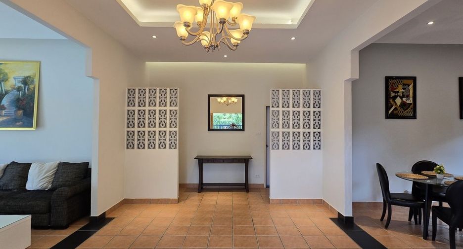 À louer 3 chambres maison à Bang Lamung, Chonburi