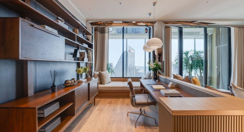 For sale 3 bedrooms condo in Khlong Toei, Bangkok