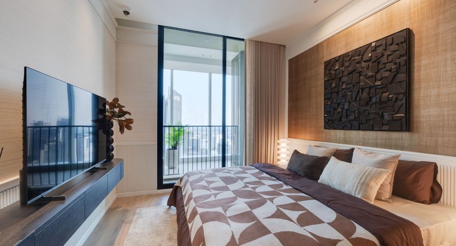 For sale 3 bedrooms condo in Khlong Toei, Bangkok