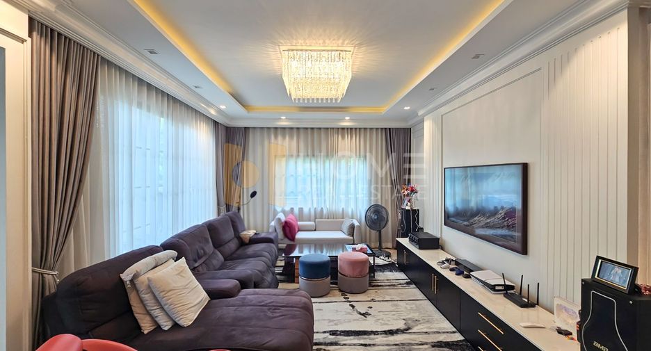 For sale 5 bedrooms house in Bang Khen, Bangkok