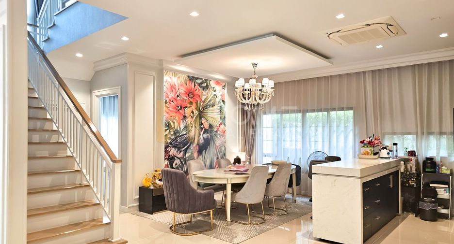 For sale 5 bedrooms house in Bang Khen, Bangkok