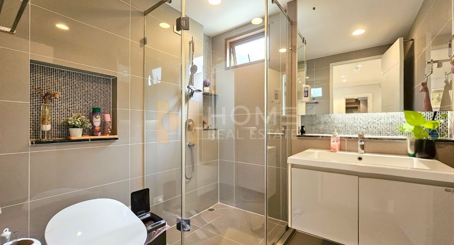 For sale 5 bedrooms house in Bang Khen, Bangkok