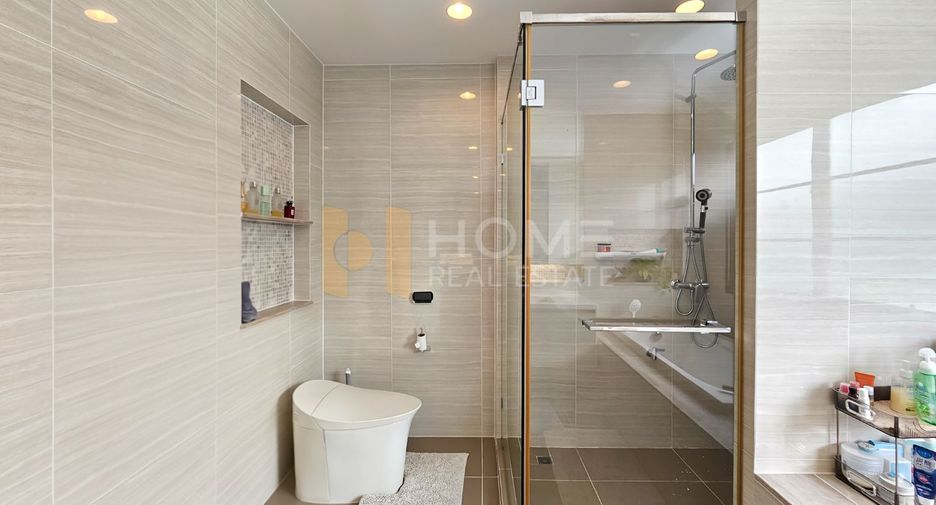 For sale 5 bedrooms house in Bang Khen, Bangkok