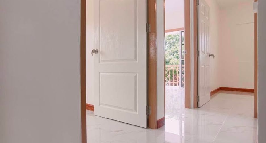 Casa adosada en venta de 3 habitaciones en Mueang Samut Prakan, Samut Prakan