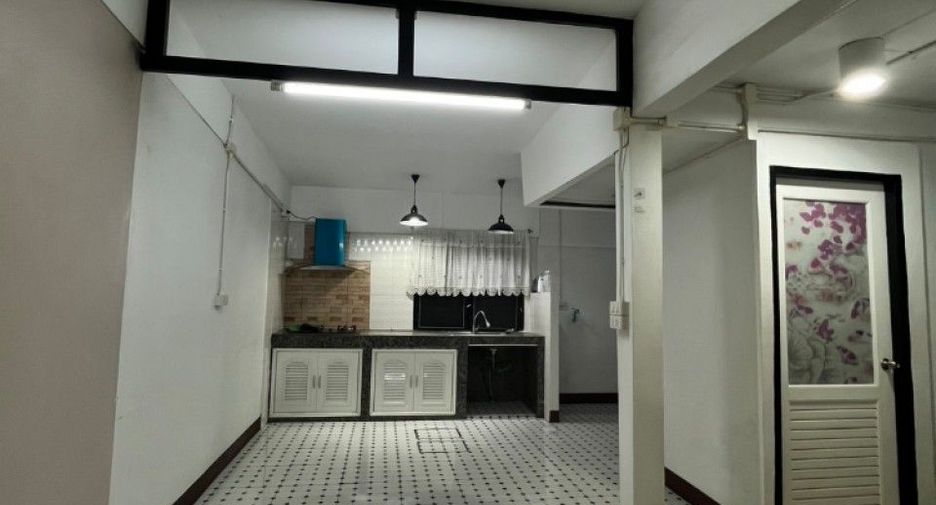 ขาย 3 ห้องนอน ทาวน์เฮ้าส์ ใน เมืองลำพูน, ลำพูน