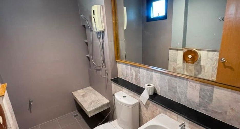 For rent 4 bedrooms house in San Sai, Chiang Mai