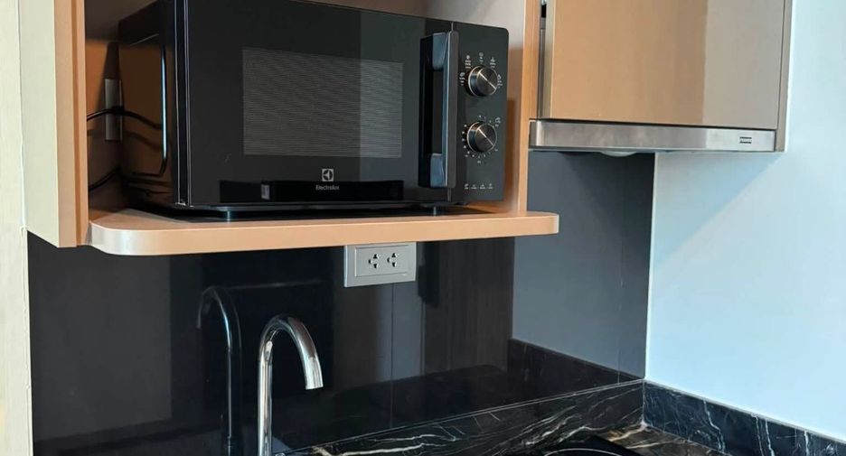 For rent 1 bed condo in Khlong Toei, Bangkok