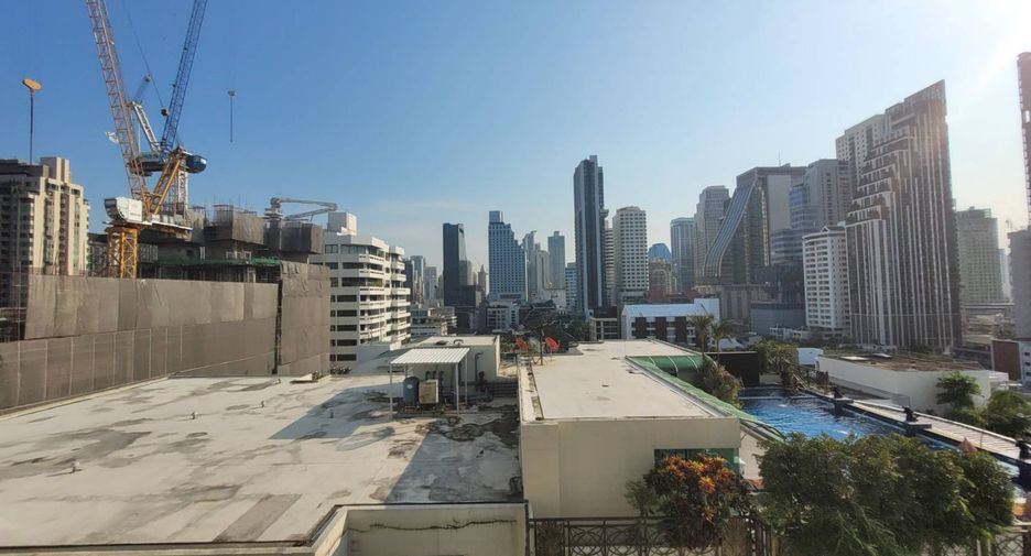 For rent 1 bed condo in Watthana, Bangkok