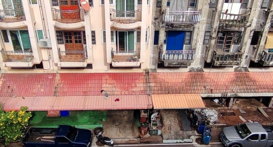 Local comercial en venta de 5 habitaciones en Mueang Samut Prakan, Samut Prakan