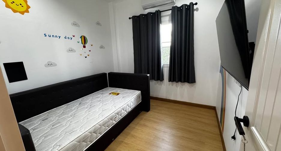For rent 3 bedrooms house in Saraphi, Chiang Mai