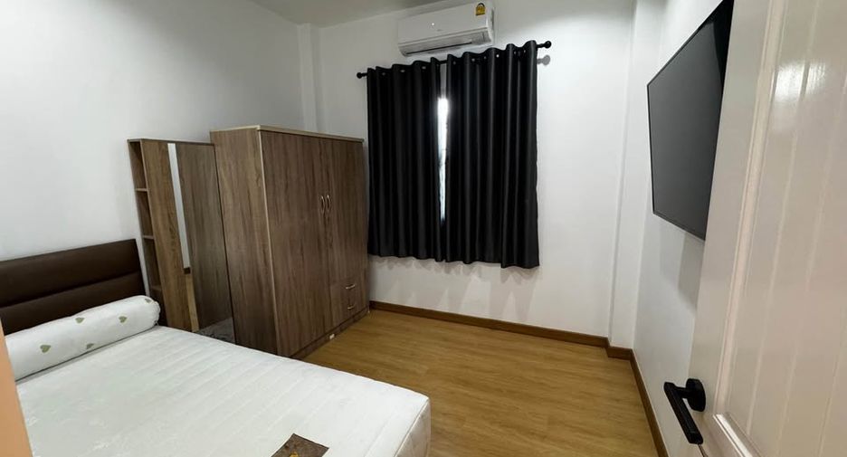 For rent 3 bedrooms house in Saraphi, Chiang Mai
