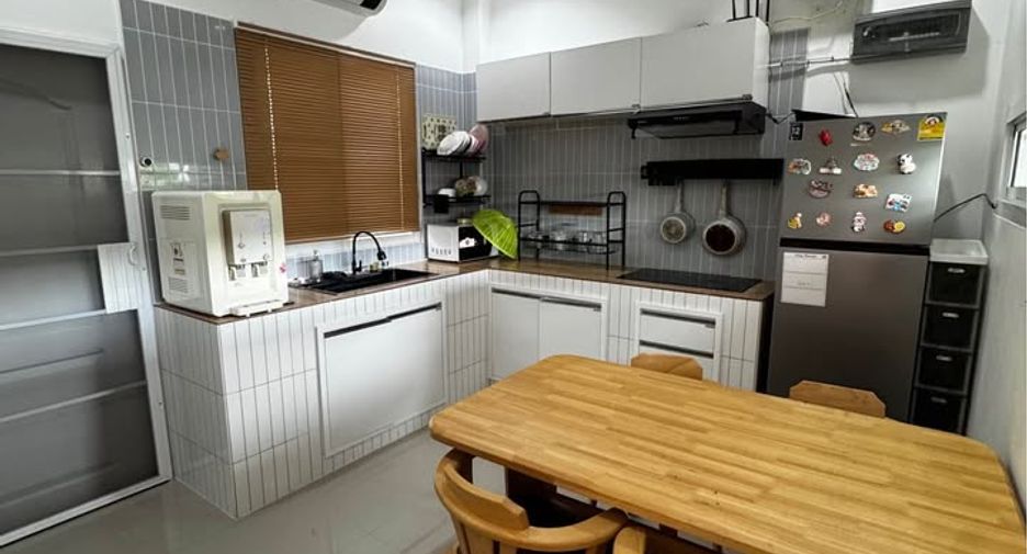 For rent 3 bedrooms house in Saraphi, Chiang Mai