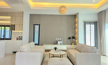 For sale 3 bedrooms villa in Huay Yai, Pattaya