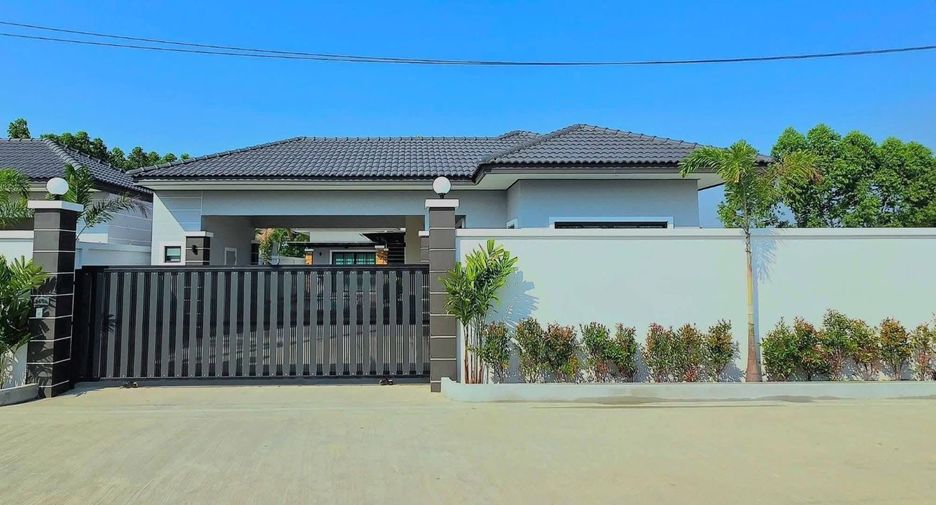 For sale 3 bedrooms villa in Huay Yai, Pattaya