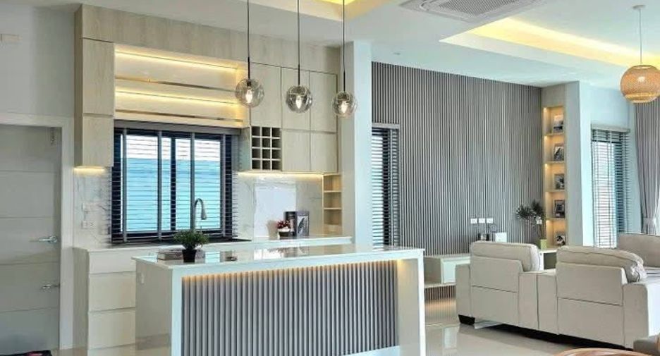 For sale 3 bedrooms villa in Huay Yai, Pattaya