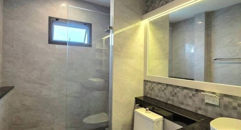 For sale 3 bedrooms villa in Huay Yai, Pattaya