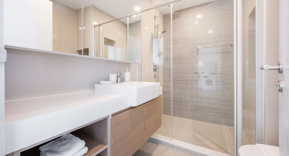 Condo en alquiler de 2 habitaciones en Si Racha, Chonburi