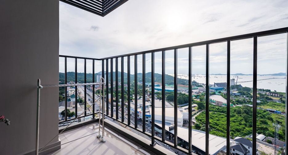 Condo en alquiler de 2 habitaciones en Si Racha, Chonburi