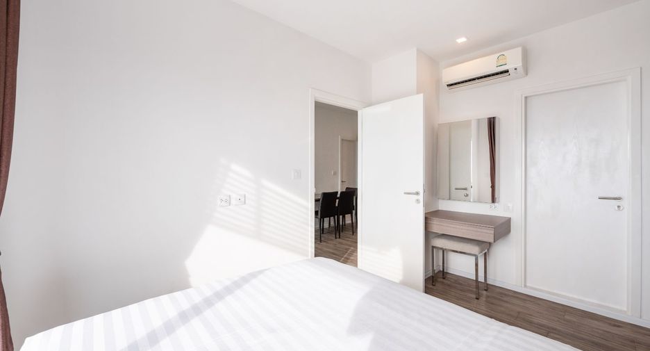 Condo en alquiler de 2 habitaciones en Si Racha, Chonburi