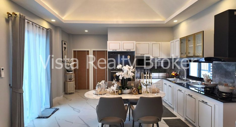 For sale 3 bedrooms villa in Bang Lamung, Chonburi