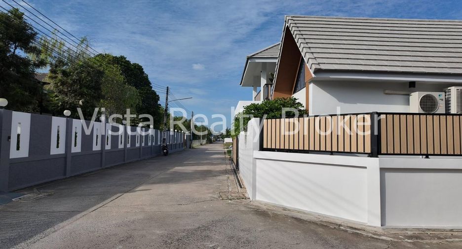 For sale 3 bedrooms villa in Bang Lamung, Chonburi
