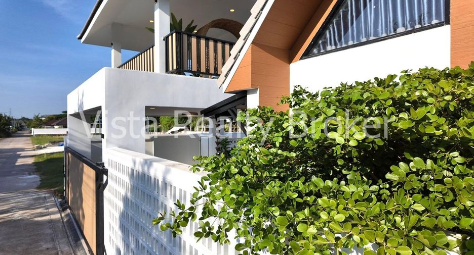 For sale 3 bedrooms villa in Bang Lamung, Chonburi