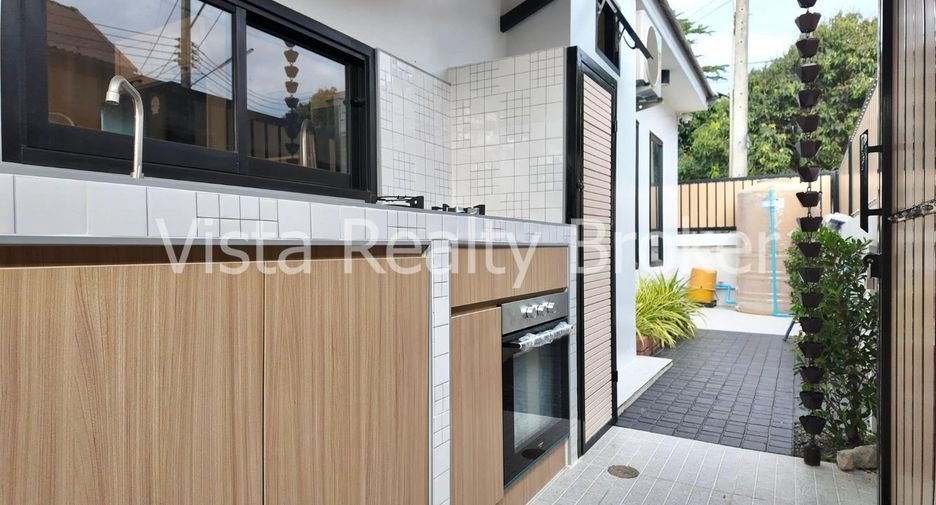 For sale 3 bedrooms villa in Bang Lamung, Chonburi