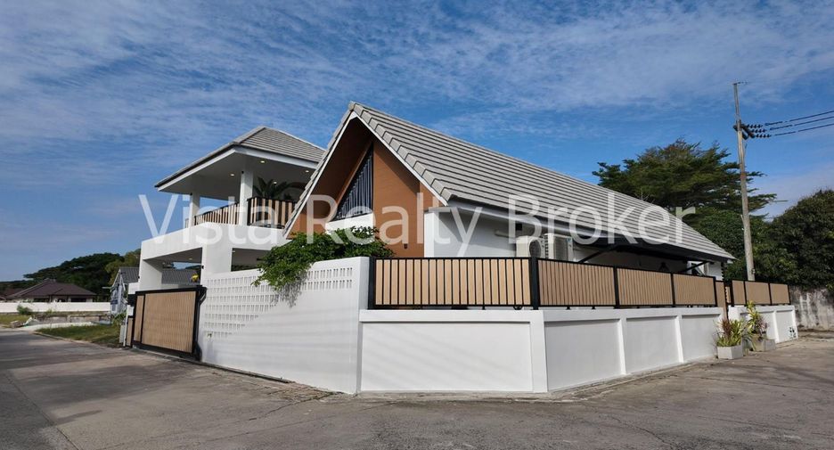 For sale 3 bedrooms villa in Bang Lamung, Chonburi
