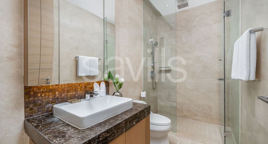 Condo en alquiler de 3 habitaciones en Pathum Wan, Bangkok