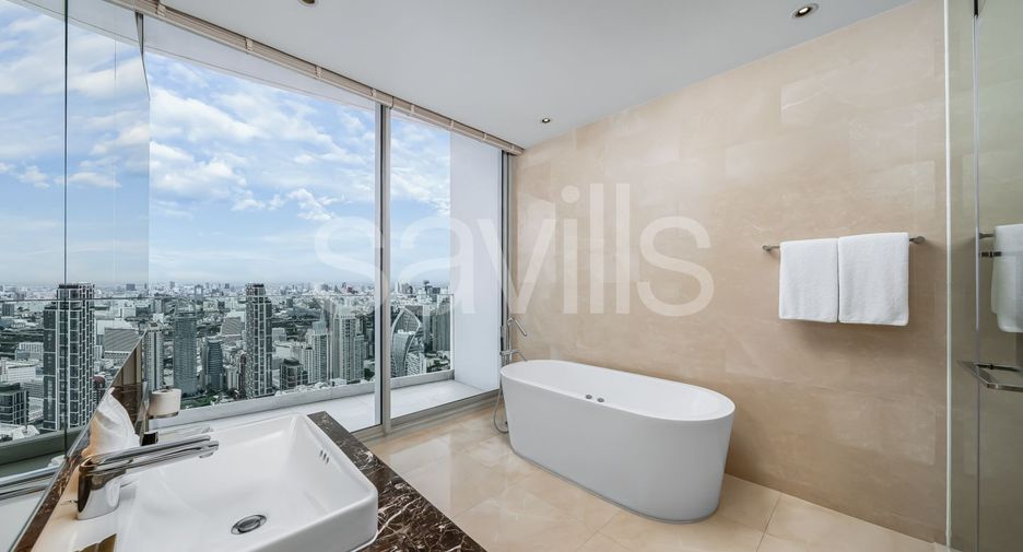 Condo en alquiler de 3 habitaciones en Pathum Wan, Bangkok