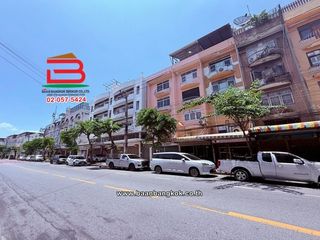 出售 4 卧室 商业空间 在 Bang Kho Laem, 曼谷